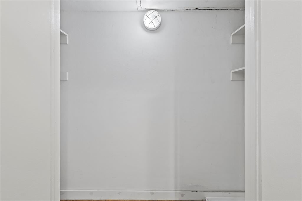 4371 Madera Road, Unit 4 Irving, TX 75038 - Photo 14 of 23 View of walk in closet