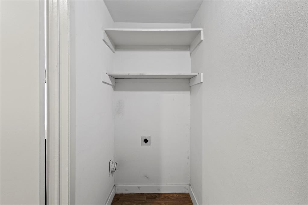 4371 Madera Road, Unit 4 Irving, TX 75038 - Photo 15 of 23 Laundry room with electric dryer hookup