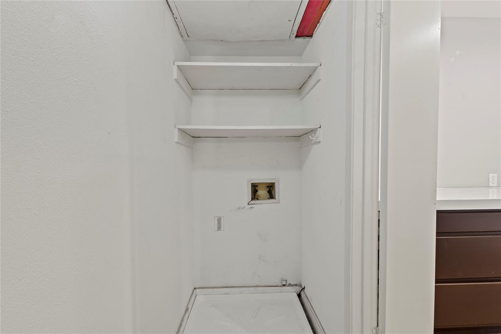 4371 Madera Road, Unit 4 Irving, TX 75038 - Photo 16 of 23 Laundry area with hookup for a washing machine