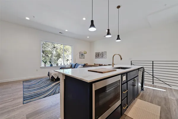 $4,300 | 2804 South 1st Street, Unit 2106, Austin, TX 78704