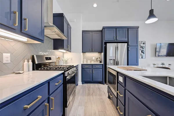 $4,300 | 2804 South 1st Street, Unit 2106, Austin, TX 78704