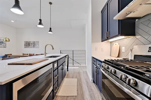 $4,300 | 2804 South 1st Street, Unit 2106, Austin, TX 78704