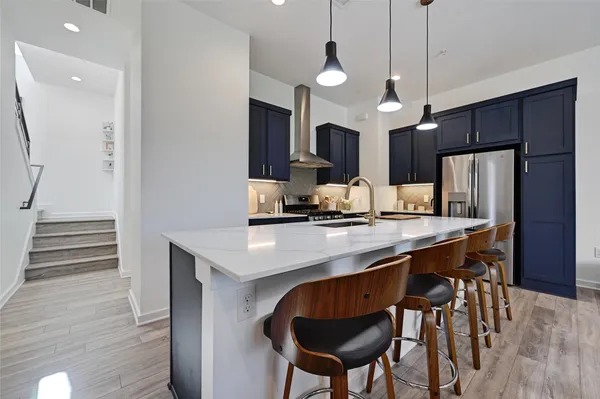 $4,300 | 2804 South 1st Street, Unit 2106, Austin, TX 78704