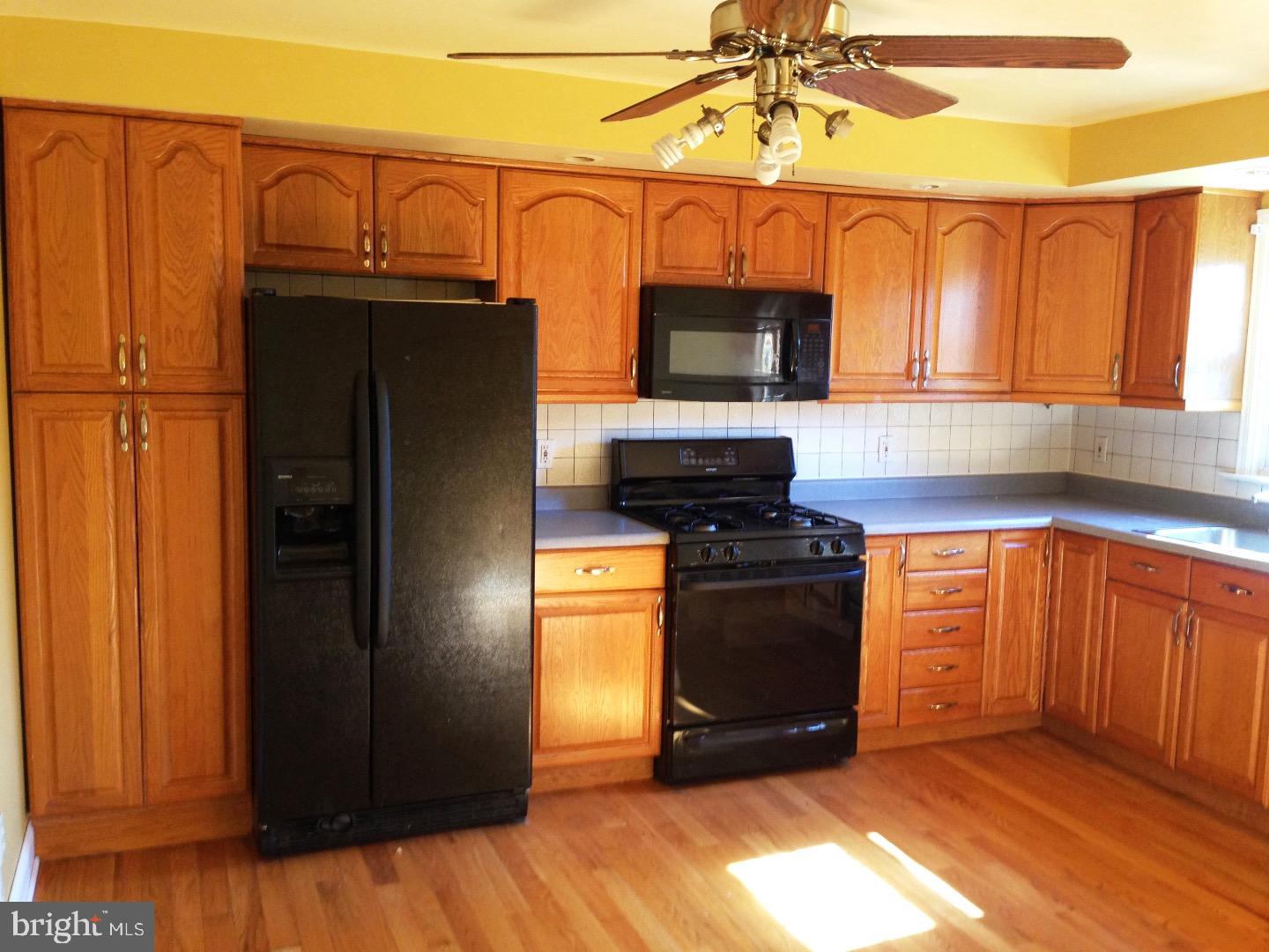 26 Locust Road Morton, PA 19070 - Photo 3 of 9 Kitchen