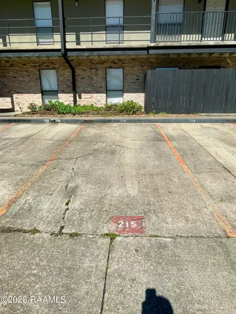 $75,000 | 701 South College Road, Unit 215, Lafayette, LA 70503