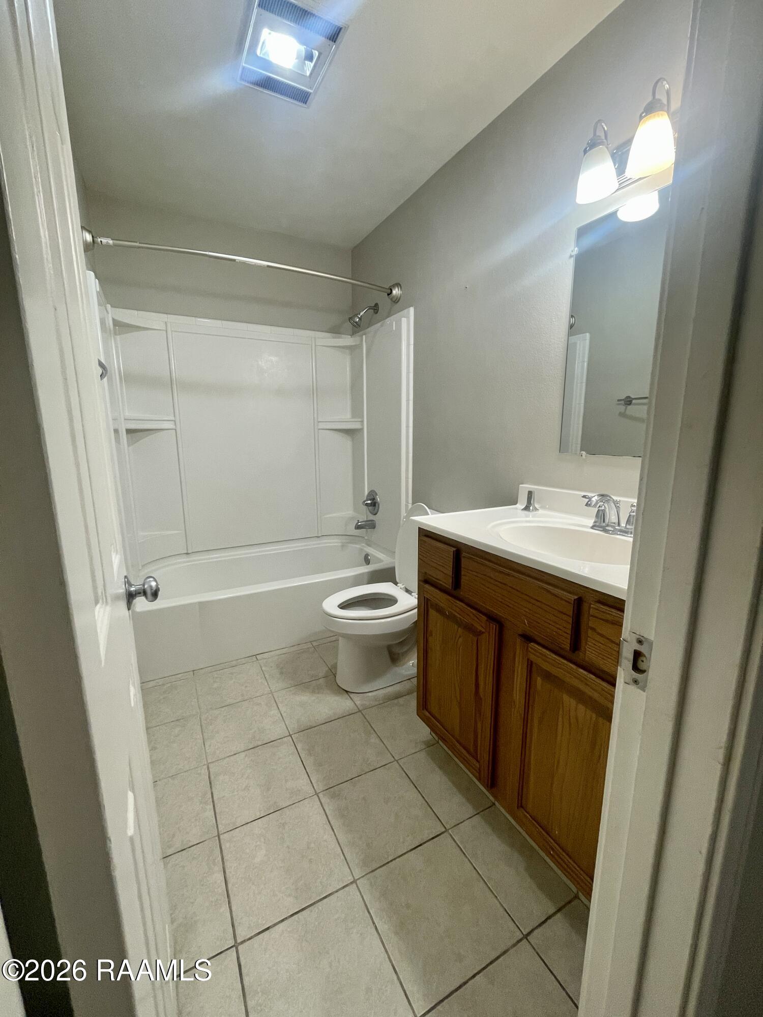 701 South College Road, Unit 215 Lafayette, LA 70503 - Photo 7 of 11 IMG_7290