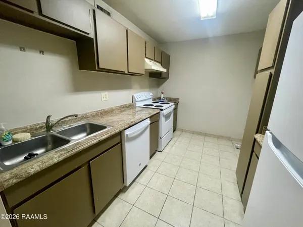 $75,000 | 701 South College Road, Unit 215, Lafayette, LA 70503