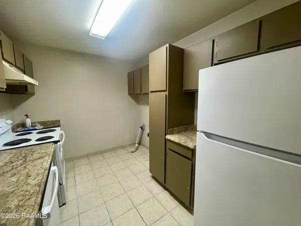 $75,000 | 701 South College Road, Unit 215, Lafayette, LA 70503