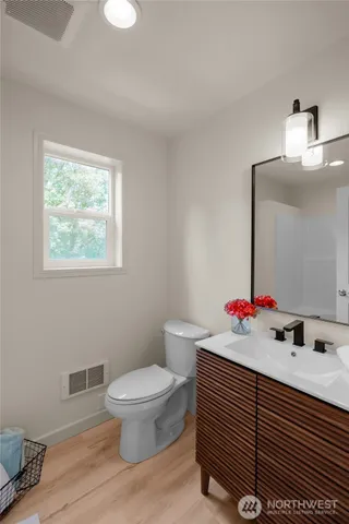 $2,258,900 | 4680 SR 6, Chehalis, WA 98532