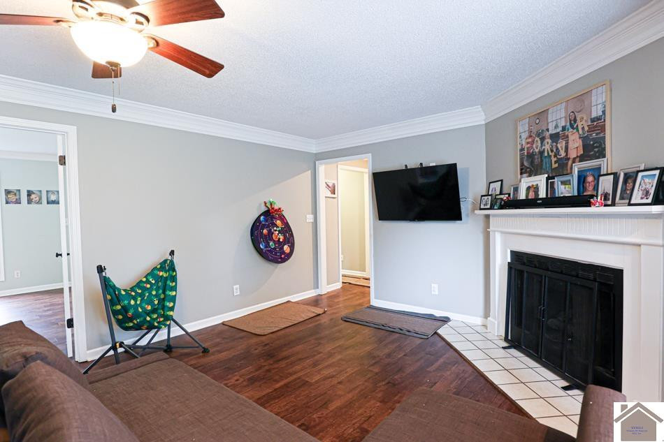 3765 Clinton Road Paducah, KY 42001 - Photo 19 of 34 Family Room