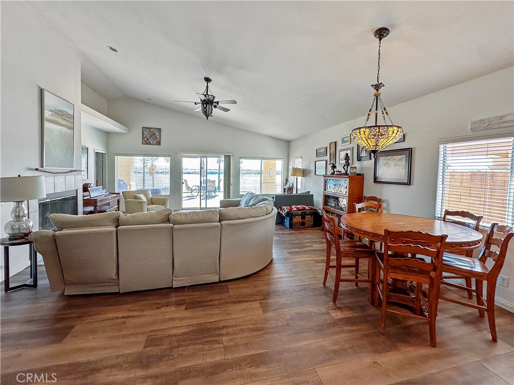 2734 Colorado River Road Blythe, CA 92225 - Photo 12 of 28 Living Room