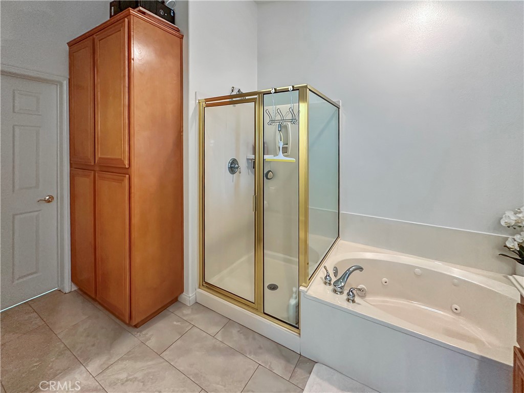 2734 Colorado River Road Blythe, CA 92225 - Photo 6 of 28 Master Bedroom- Bathroom