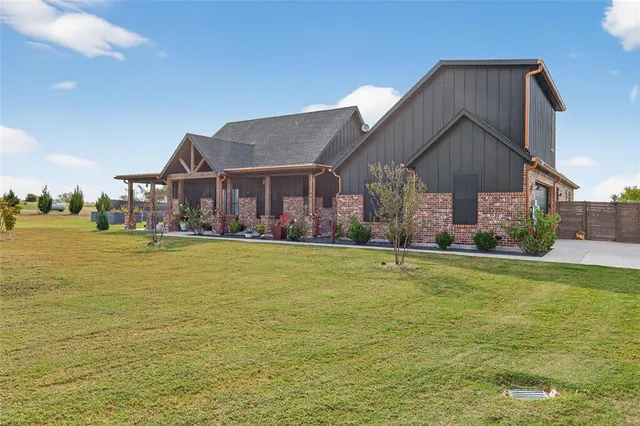 $899,000 | 6810 Hunnington Drive, Sanger, TX 76266