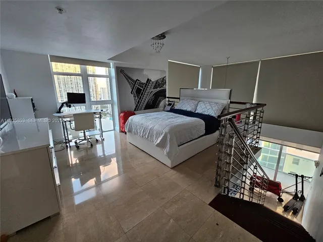 $3,950 | 41 Southeast 5th Street, Unit 1517, Miami, FL 33131