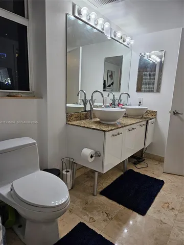 $3,950 | 41 Southeast 5th Street, Unit 1517, Miami, FL 33131