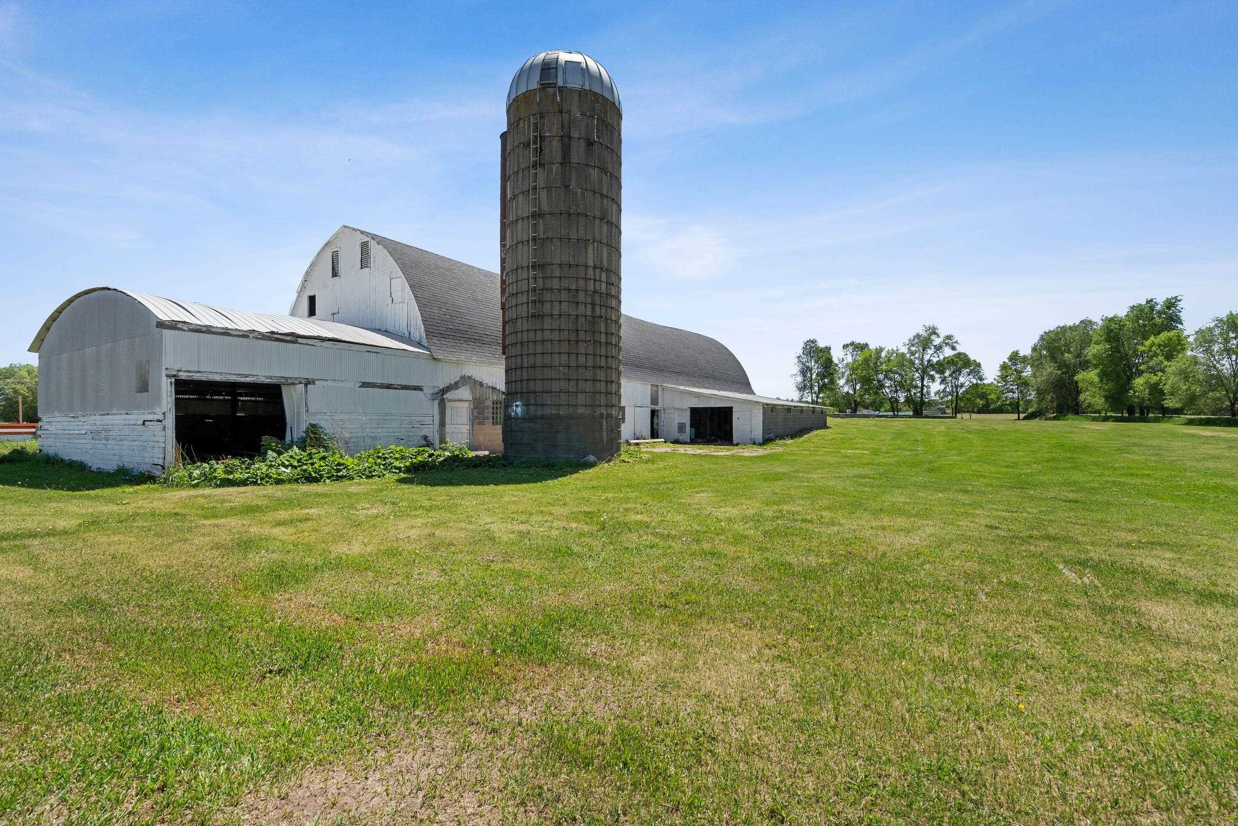 N9567 32nd Drive Berlin, WI 54923 - Photo 7 of 46
