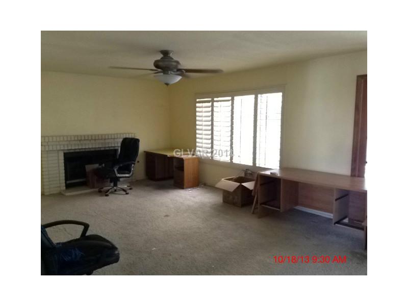 740 Spruce Tree Circle Henderson, NV 89014 - Photo 9 of 33 Property Photo.