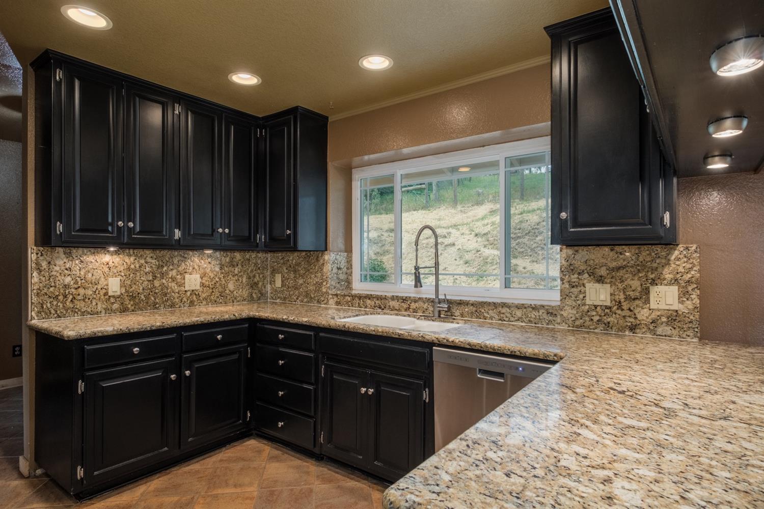 40674 Jean Road West Oakhurst, CA 93644 - Photo 15 of 47