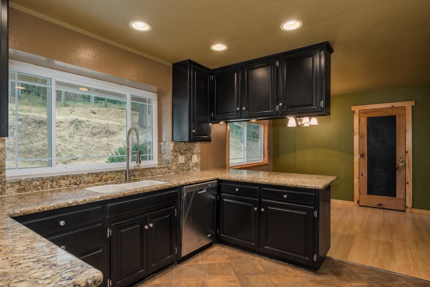 40674 Jean Road West Oakhurst, CA 93644 - Photo 16 of 47