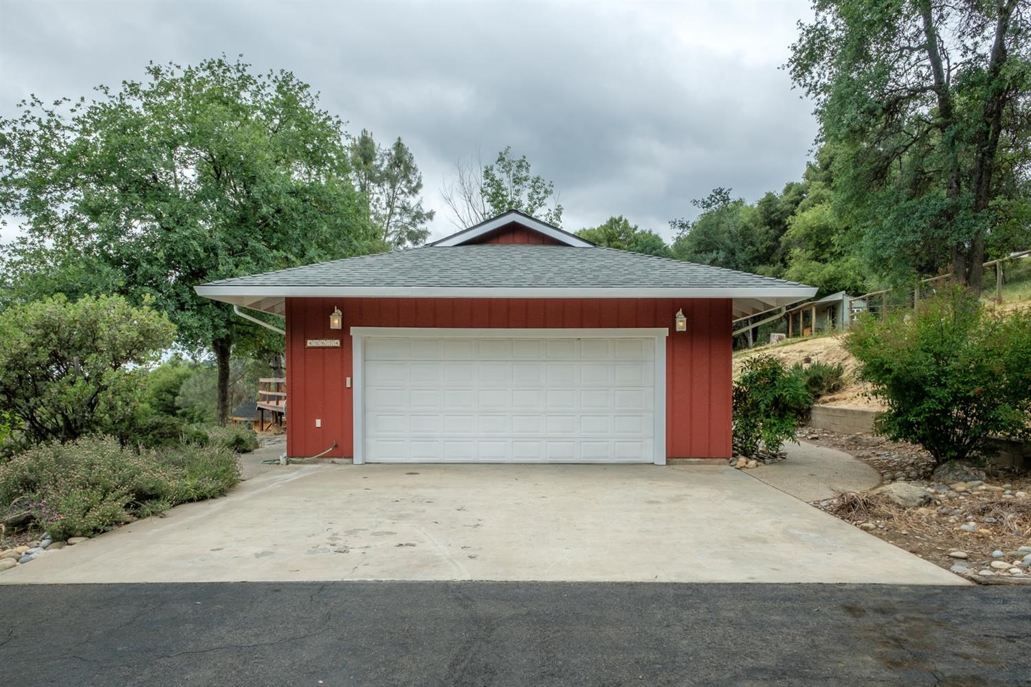 40674 Jean Road West Oakhurst, CA 93644 - Photo 5 of 47