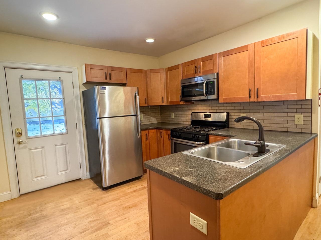 410 St Paul Street Burlington, VT 05401 - Photo 2 of 41