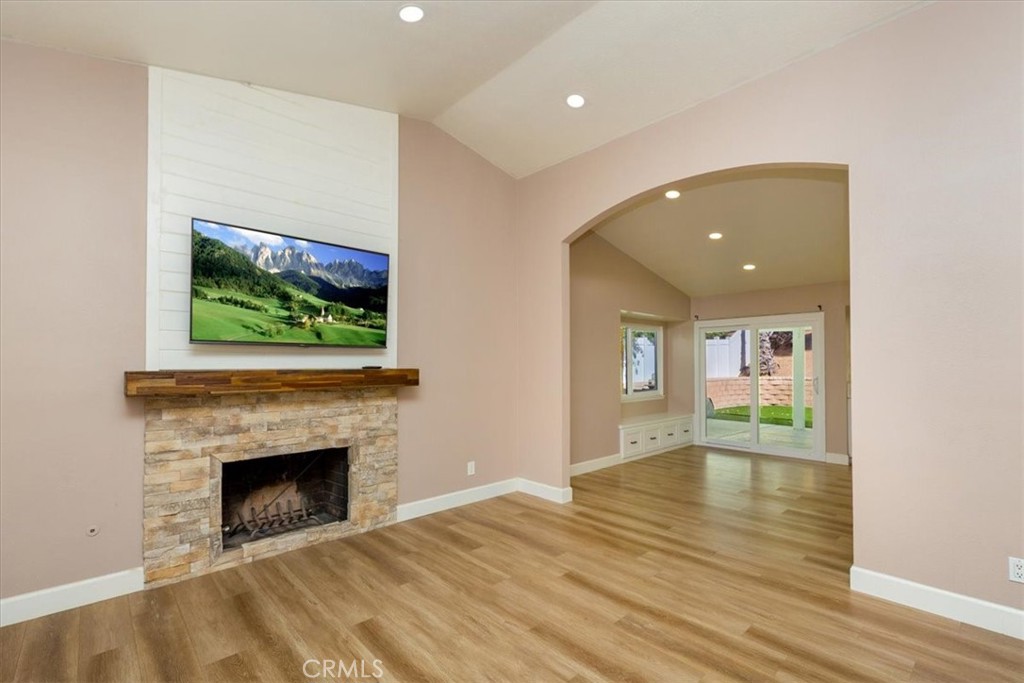 27725 Wakefield Road Castaic, CA 91384 - Photo 5 of 20