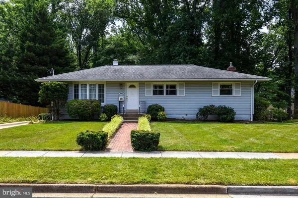 $4,350 | 606 Kingsley Road Southwest, Vienna, VA 22180