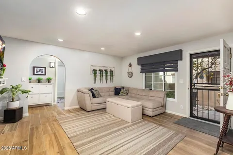 $2,250 | 5402 East Windsor Avenue, Unit 17, Phoenix, AZ 85008