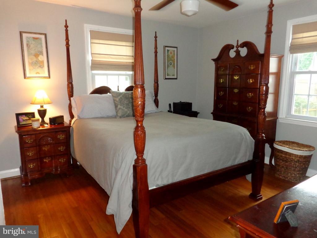 504 Overcrest Road Towson, MD 21286 - Photo 11 of 27 Bedroom #1 on main level