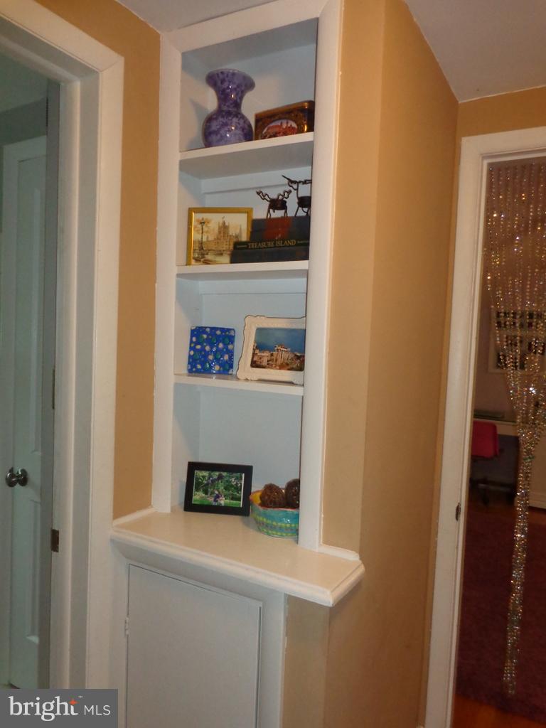 504 Overcrest Road Towson, MD 21286 - Photo 18 of 27 Built-in (hallway on upper level)