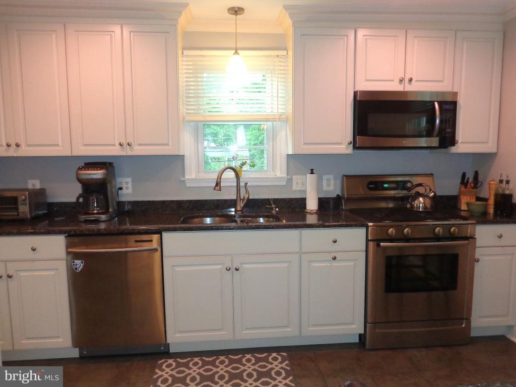 504 Overcrest Road Towson, MD 21286 - Photo 7 of 27 Kitchen