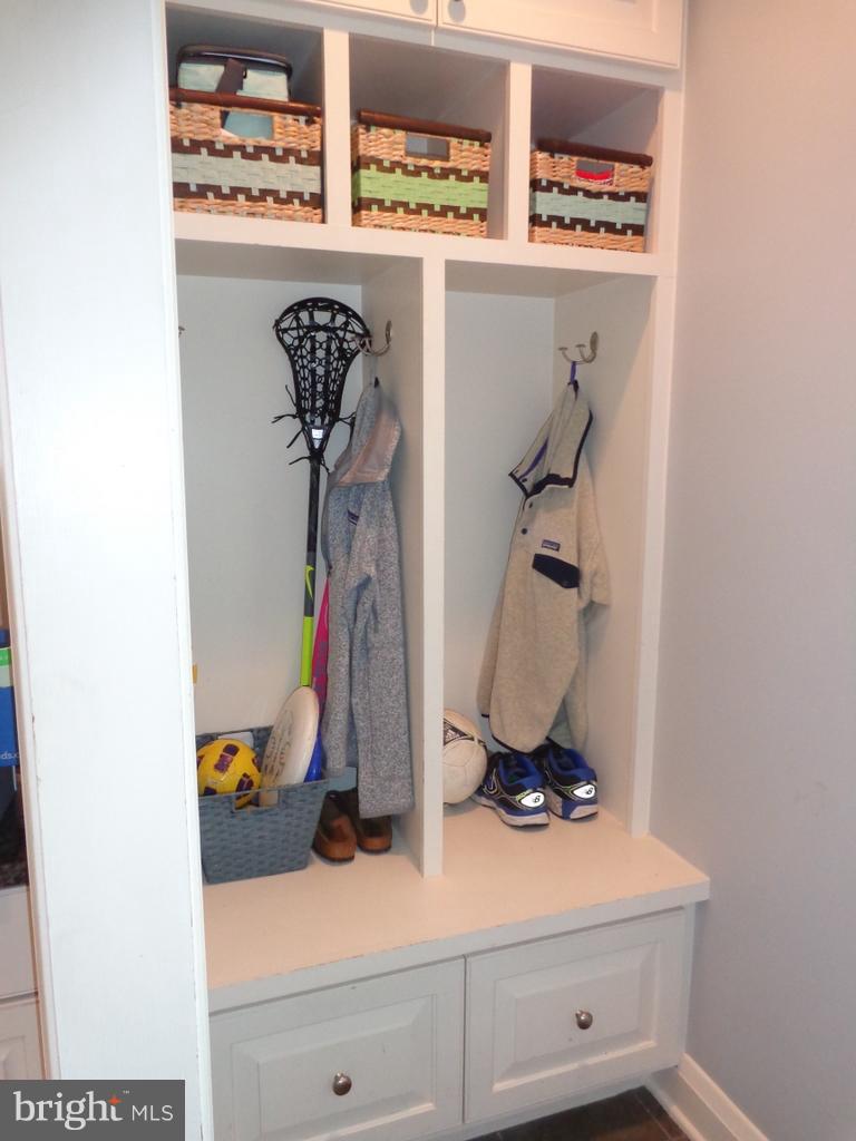 504 Overcrest Road Towson, MD 21286 - Photo 10 of 27 Built-ins at back door