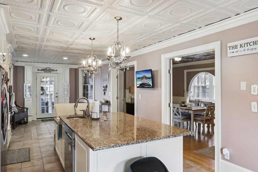 686 Brook Street Clinton, MA 01510 - Photo 4 of 39 Gallery Image 4