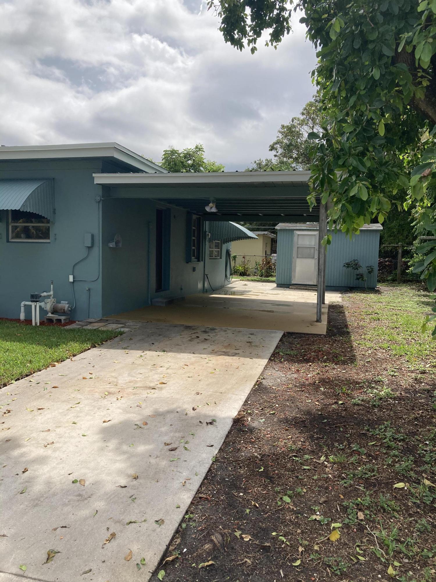 744 Elm Road West Palm Beach, FL 33409 - Photo 6 of 20 EBA79BBD-C890-4CF8-9A1F-A0E31DBF90D2
