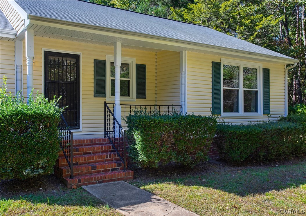 4287 Three Bridge Road Powhatan, VA 23139 - Photo 3 of 27 Gallery Image 3