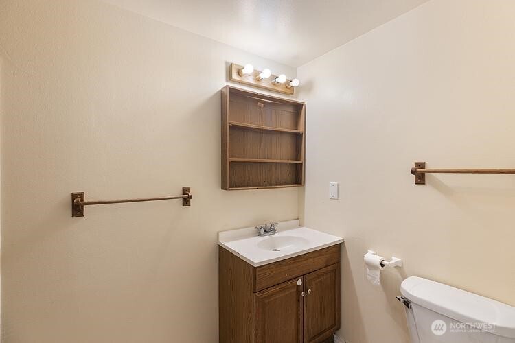 8555 South 120th Street Seattle, WA 98178 - Photo 13 of 18