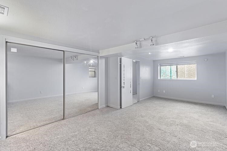 8555 South 120th Street Seattle, WA 98178 - Photo 14 of 18