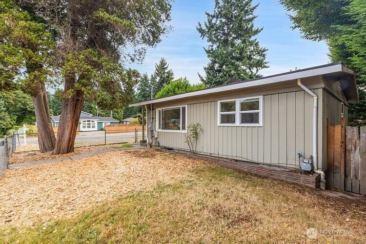 8555 South 120th Street Seattle, WA 98178 - Photo 5 of 18