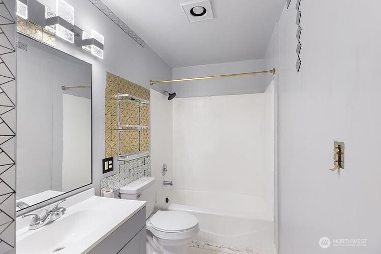 8555 South 120th Street Seattle, WA 98178 - Photo 10 of 18