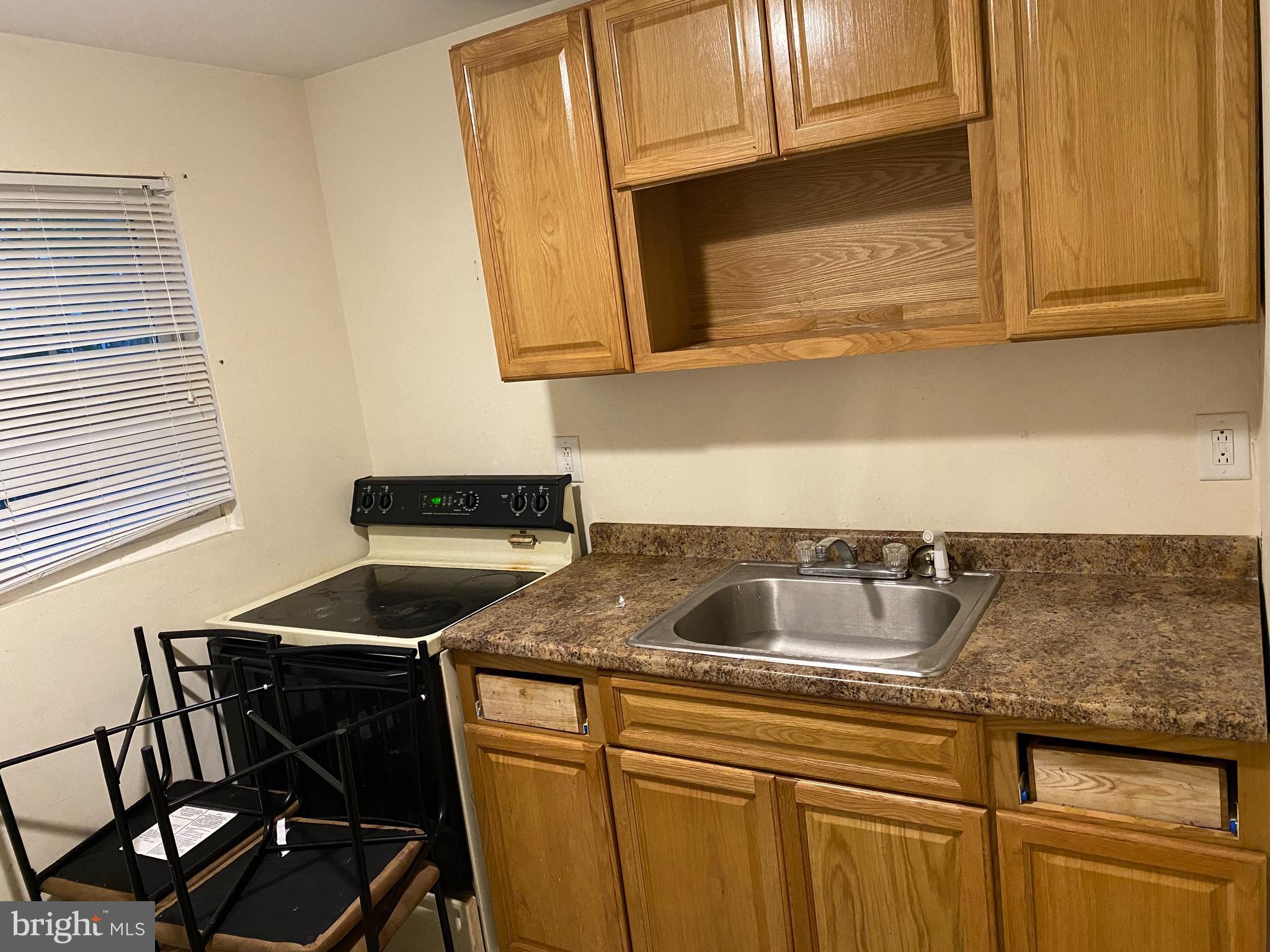 5141 Reno Street Philadelphia, PA 19139 - Photo 5 of 20 KITCHEN