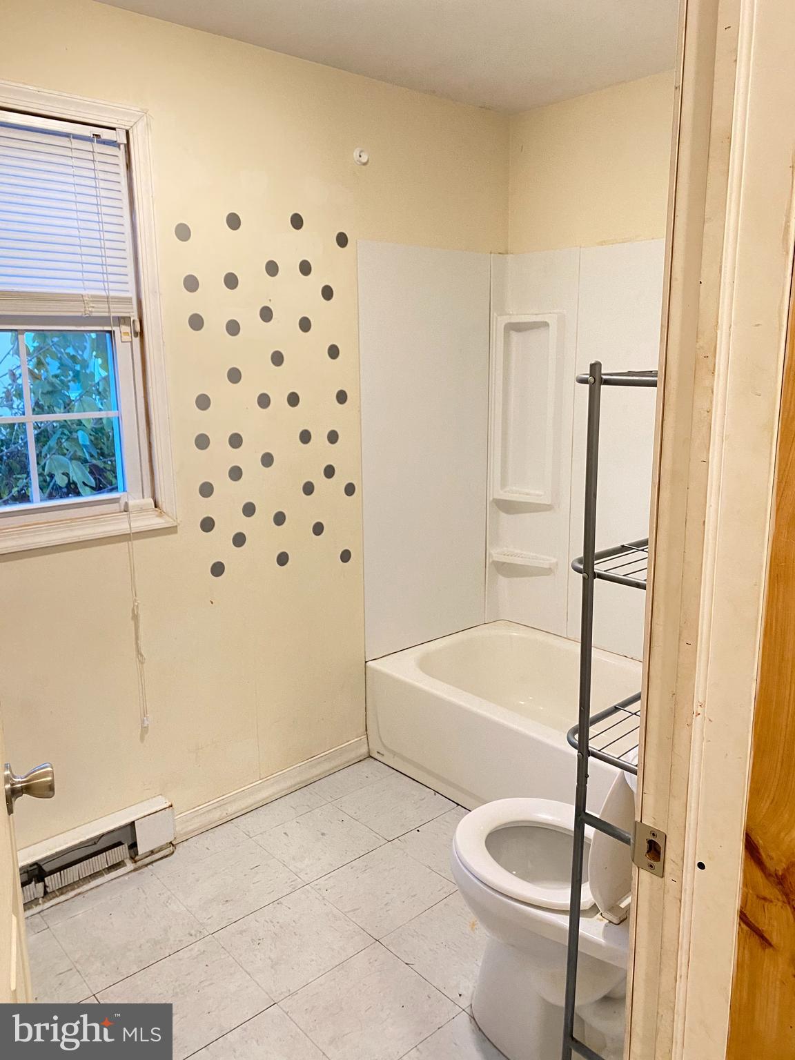 5141 Reno Street Philadelphia, PA 19139 - Photo 6 of 20 LARGE BATHROOM