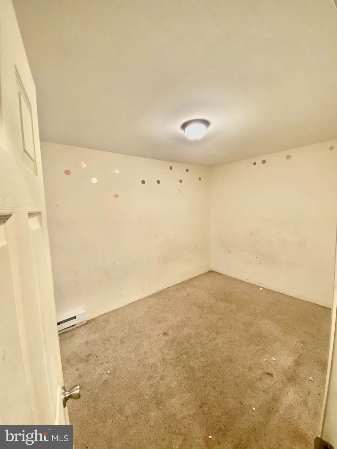 5141 Reno Street Philadelphia, PA 19139 - Photo 10 of 20 SPACIOUS 2ND ROOM