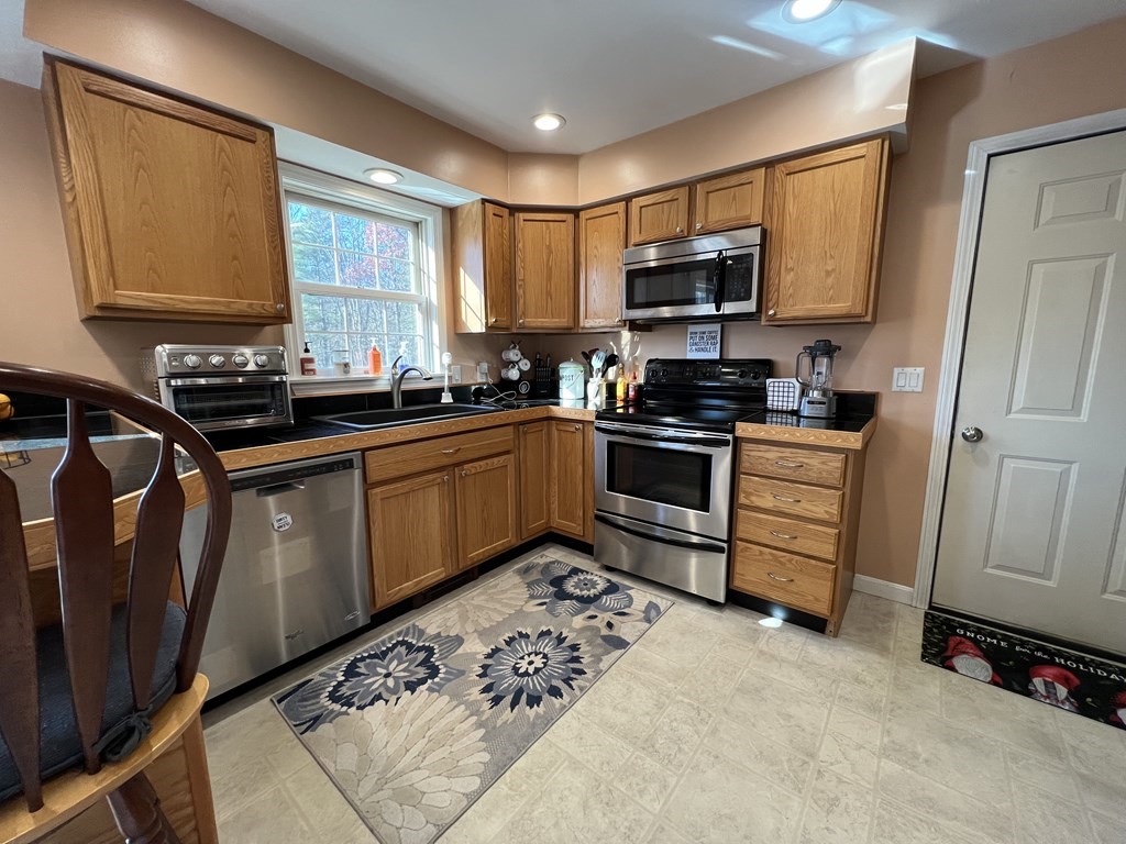 10 Ridge Road Erving, MA 01344 - Photo 5 of 21 Gallery Image 5