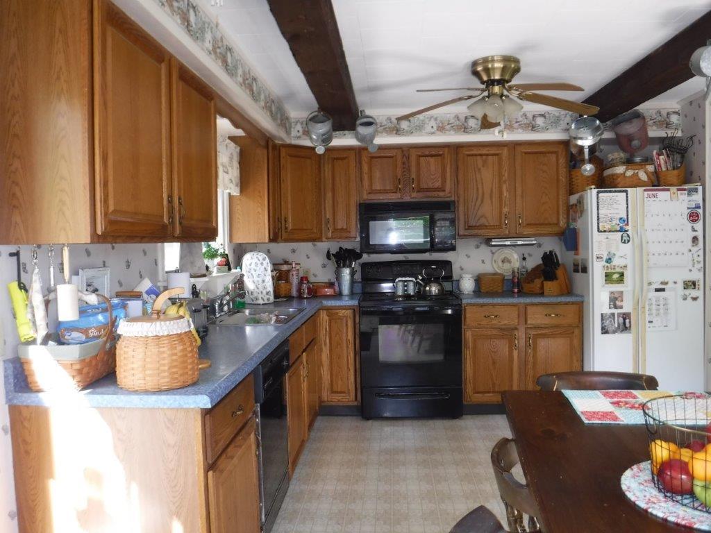 4 Kitchen