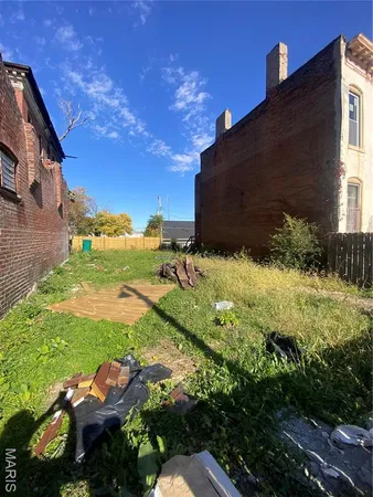 $15,000 | 2717 James Cool Papa Bell Avenue, St. Louis, MO 63106