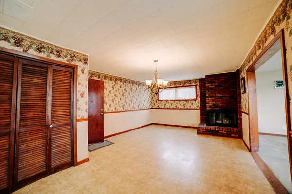 $169,900 | 460 South Ralph Street, Watseka, IL 60970