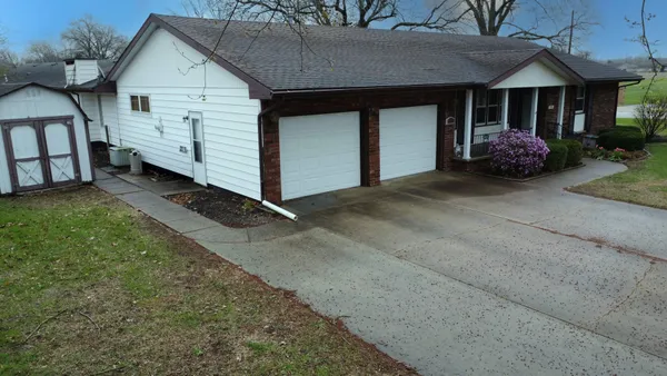 $169,900 | 460 South Ralph Street, Watseka, IL 60970