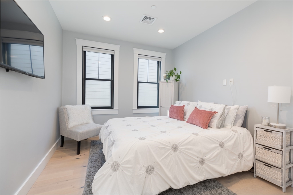 331 Chelsea Street, Unit 4 Boston, MA 02128 - Photo 5 of 14