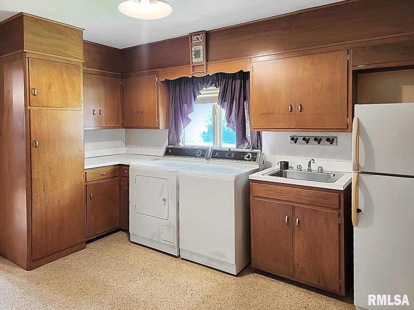 304 North 3rd Street Wyoming, IL 61491 - Photo 27 of 42