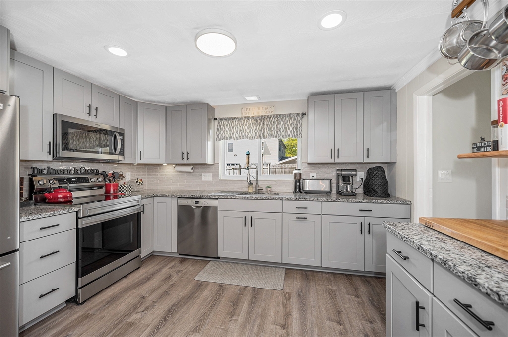 22 Ansie Road Chelmsford, MA 01824 - Photo 8 of 41